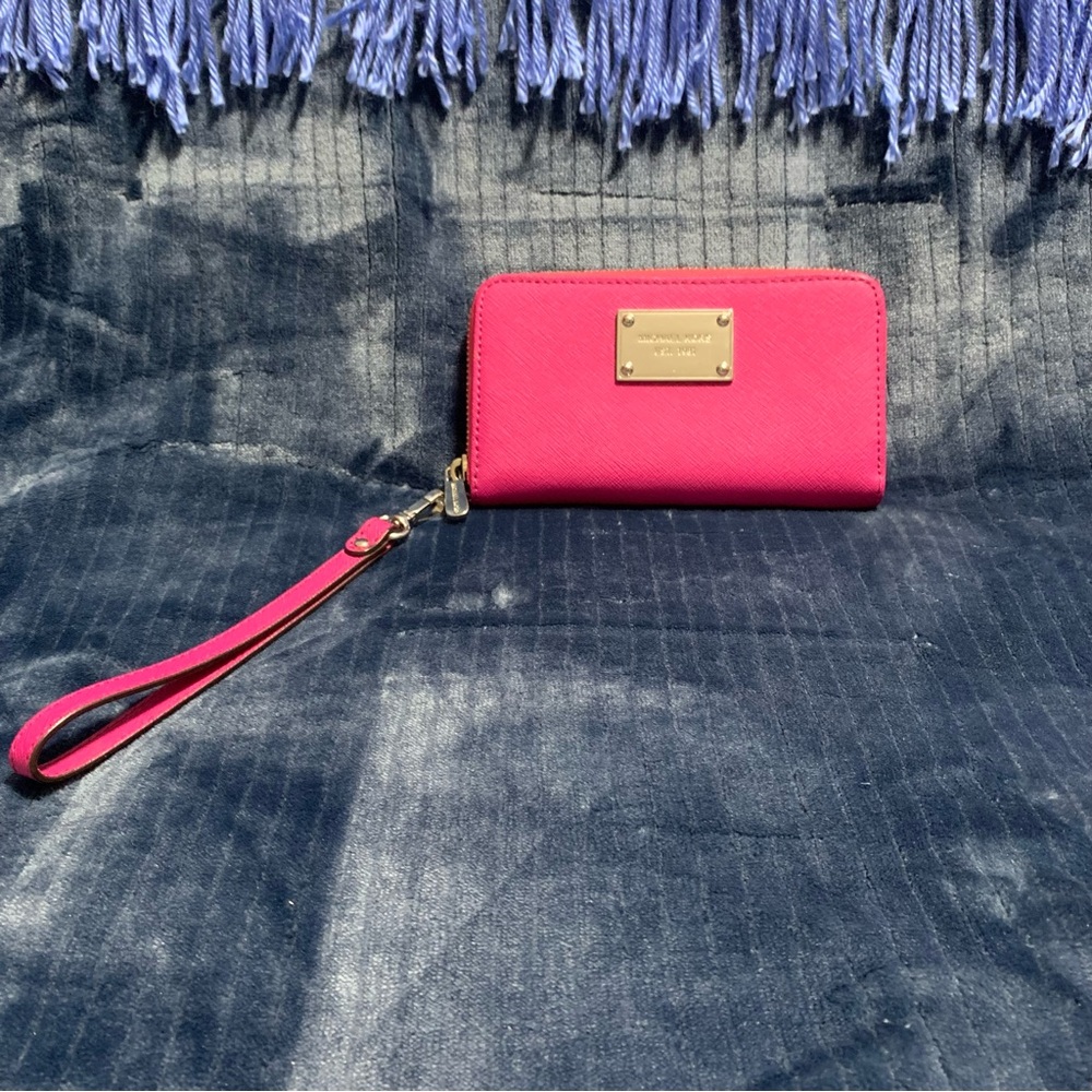 Michael Kors Jet Set Travel Genuine Leather Wristlet Wallet